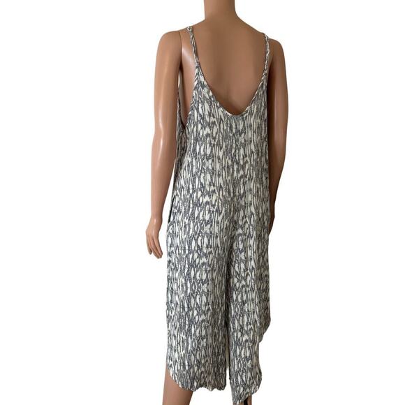 J Valdi Printed Flowy Cover-Up Jumpsuit  cover-up with flared legs POCKETS sz LG - Picture 3 of 10